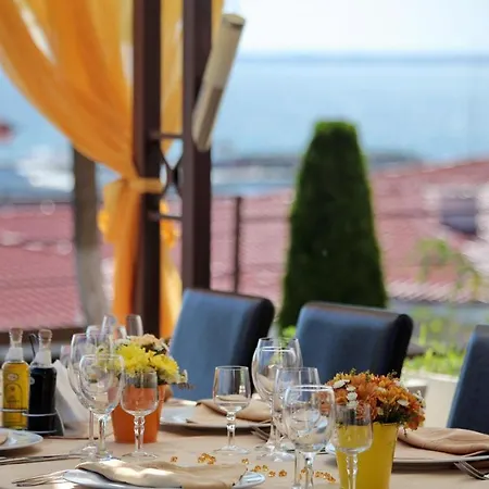 Diamond Apart Complex Guesthouse - Dinevi Marina *
