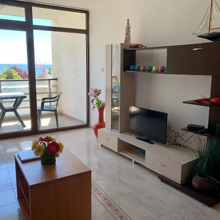 Diamond Apart Complex Guesthouse - Dinevi Marina *